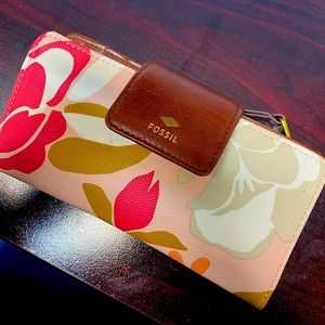 Fossil wallet.